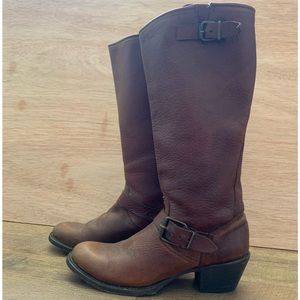 Stetson wearer cowboy boots riding